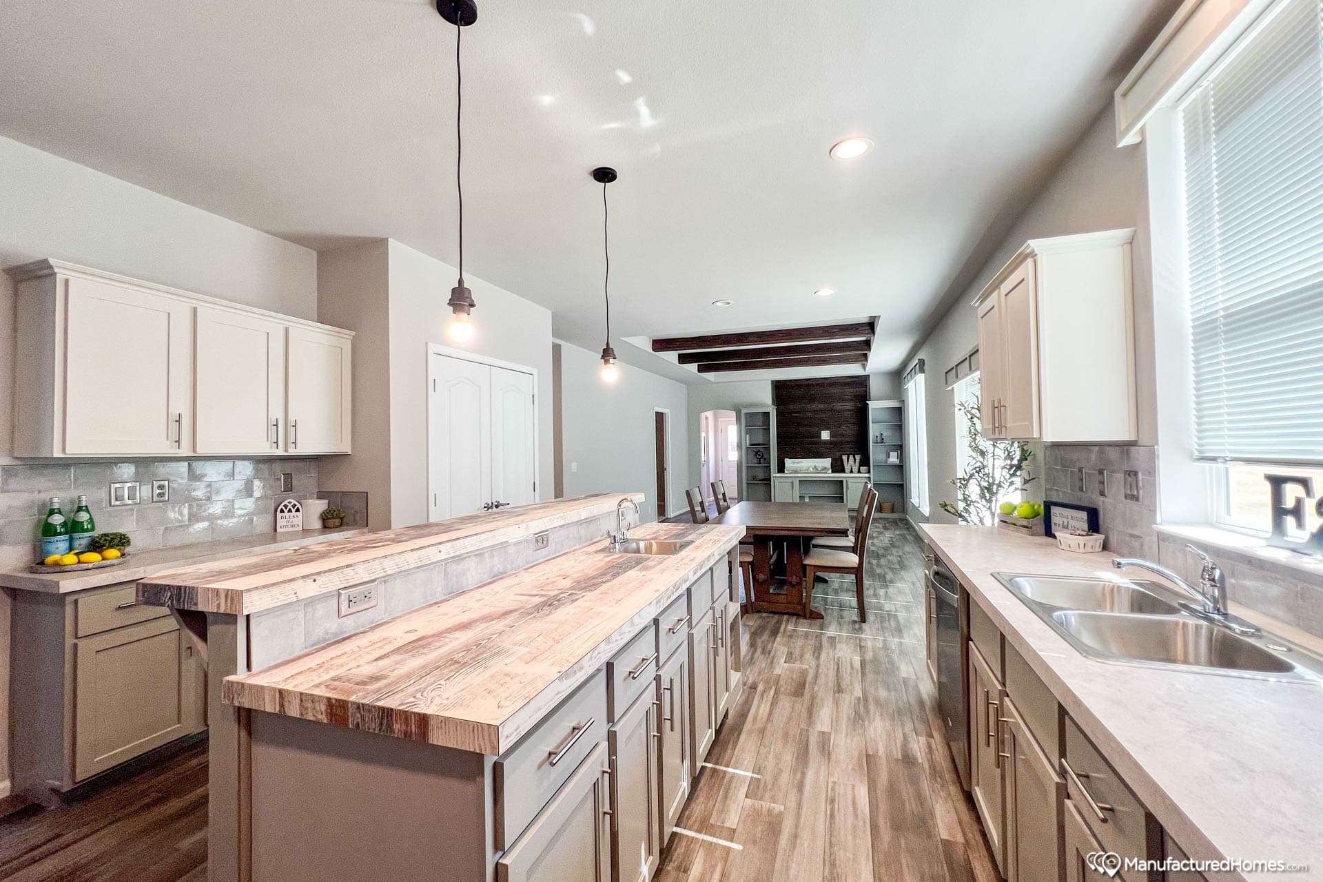 Mt. spokane 30764a  home features