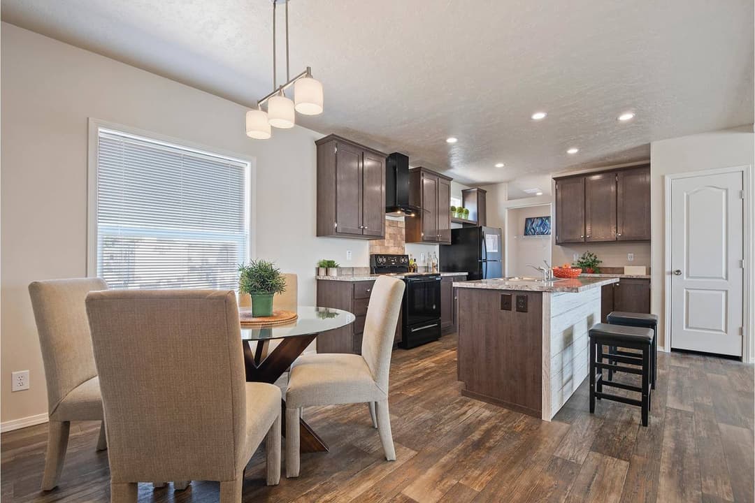 Dreamworks dw4483b interior home features