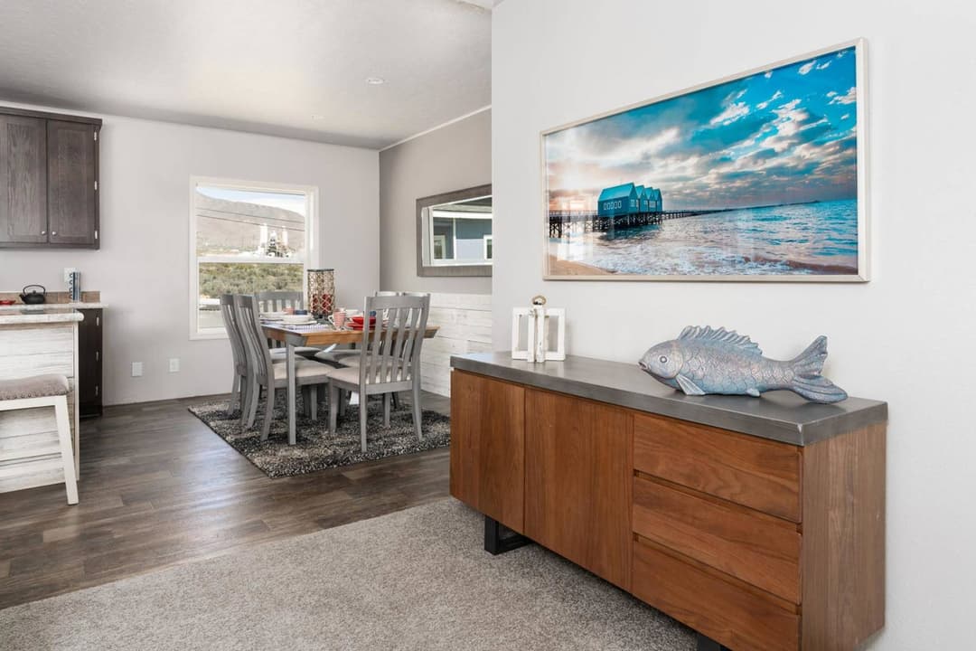 Dreamworks dw4563b interior home features