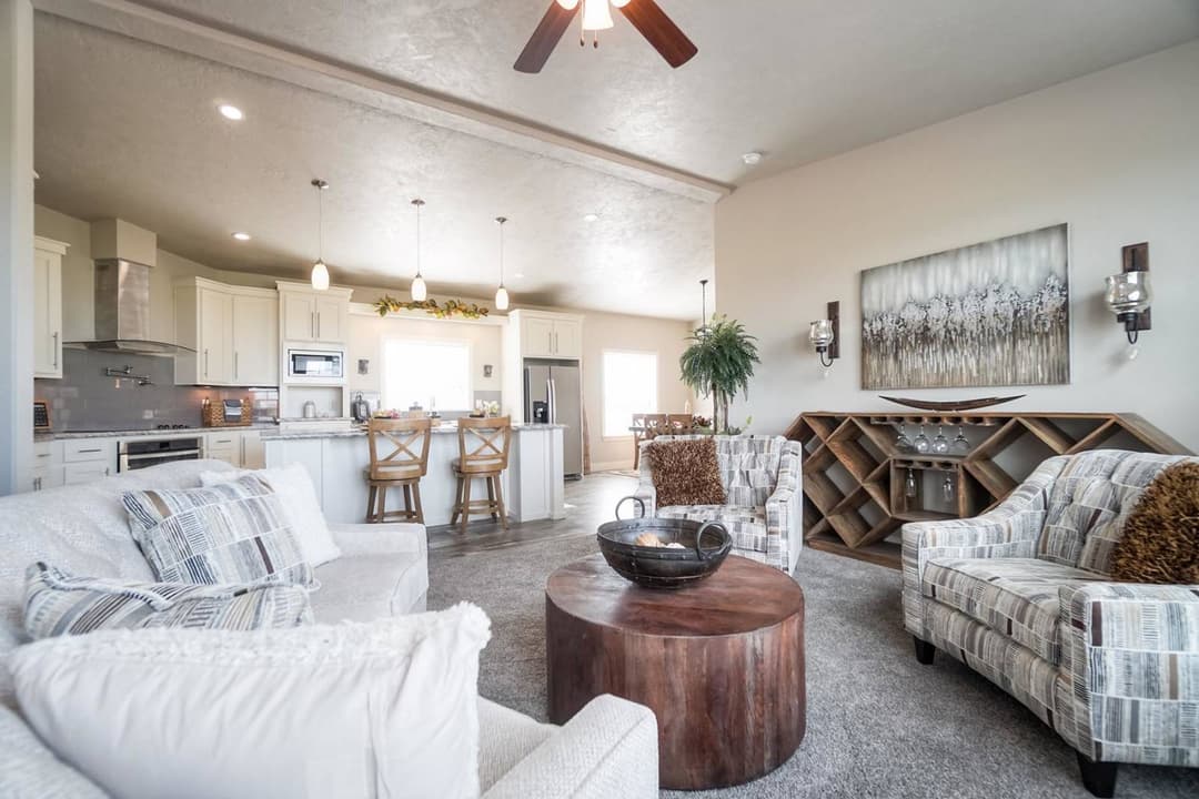 Hidden valley hv4663m interior home features