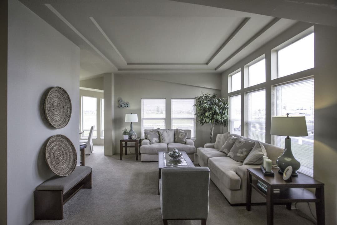 The sunset bay 28563b interior home features