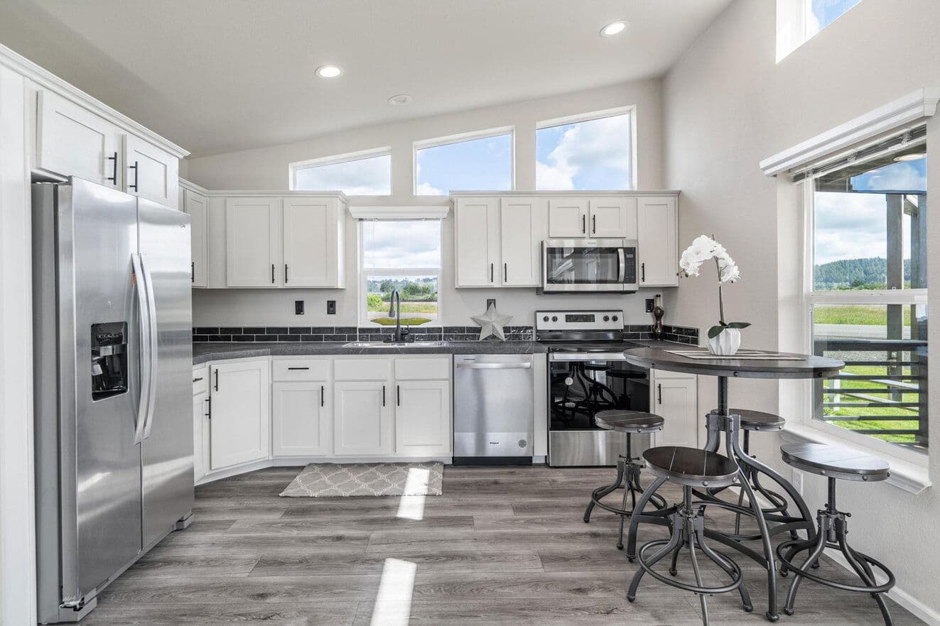 River's edge 28362b  home features