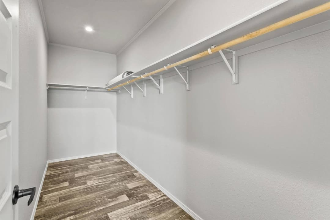 Hidden valley hv6663m interior home features