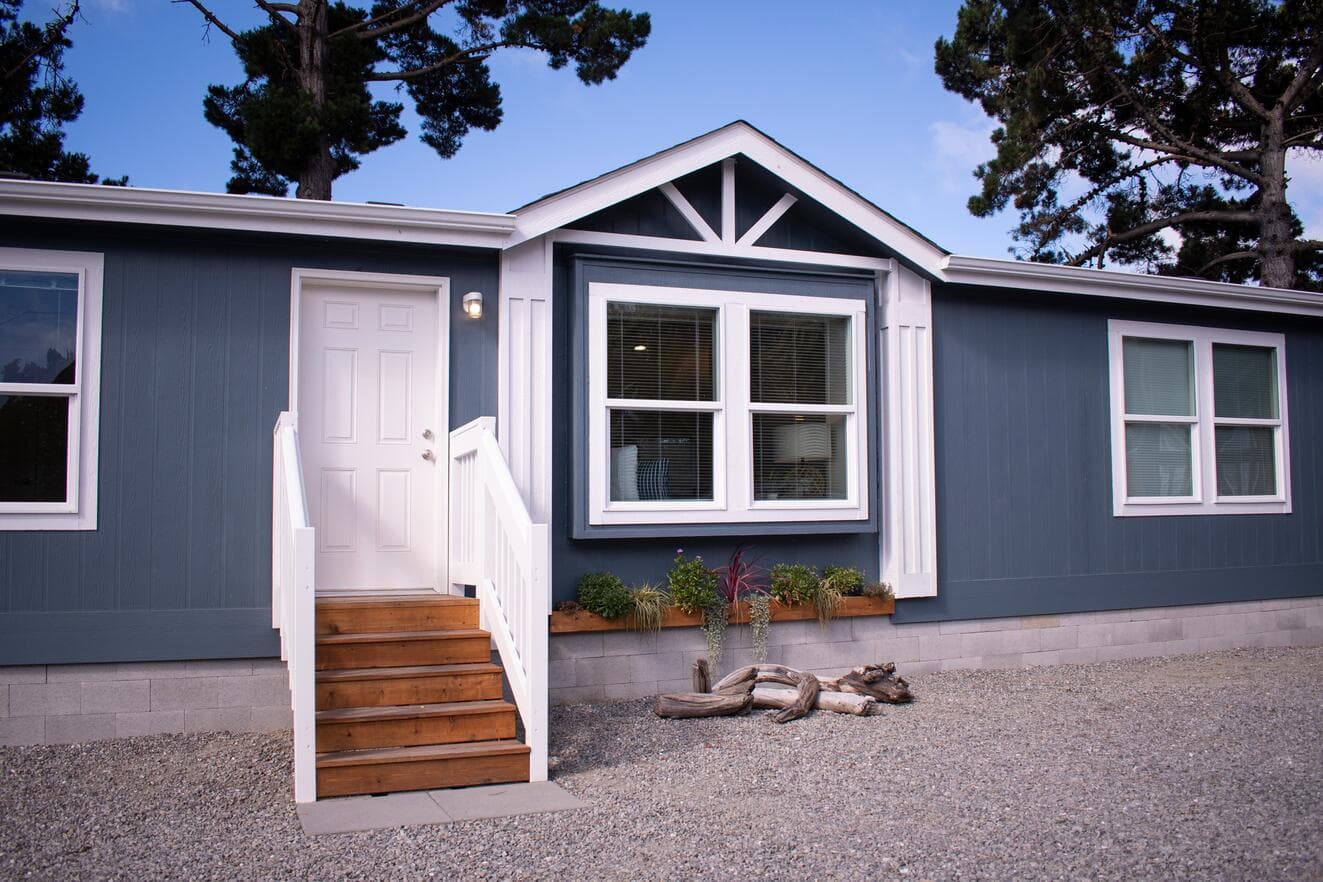 The bay view i 28443a  home features