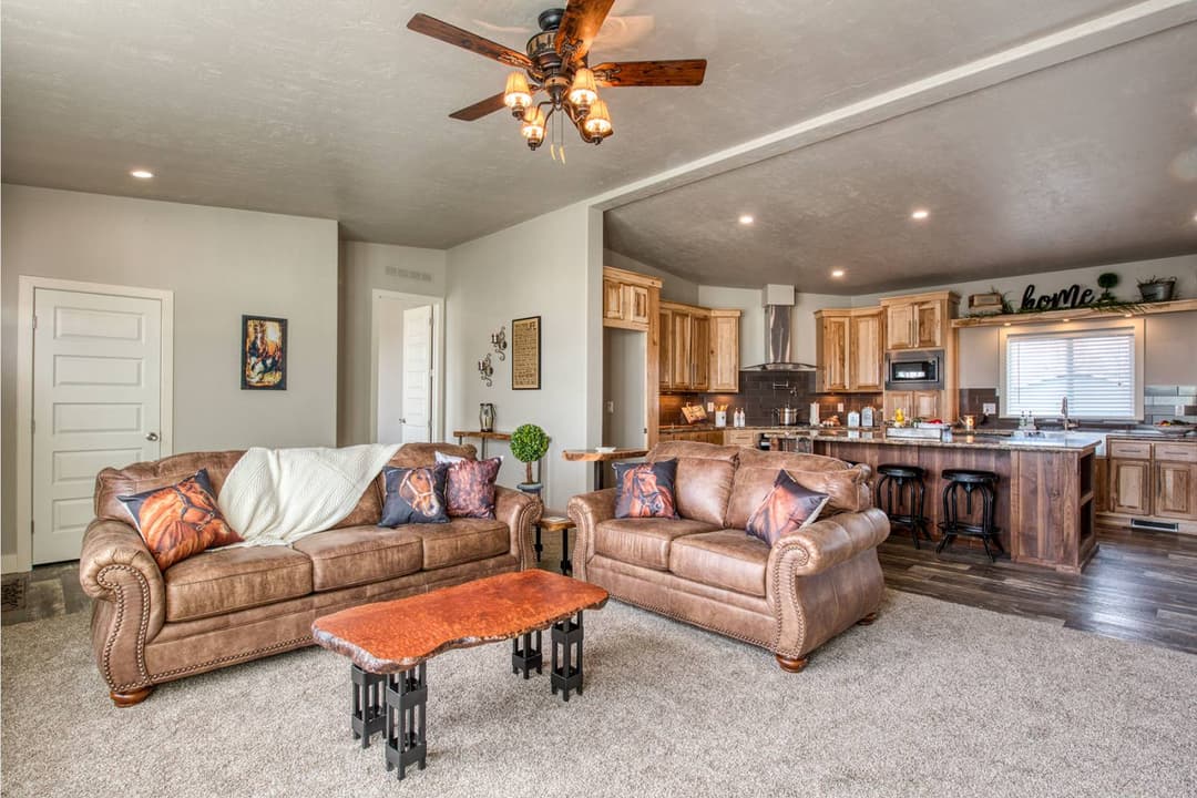 Hidden valley hv6623m interior home features