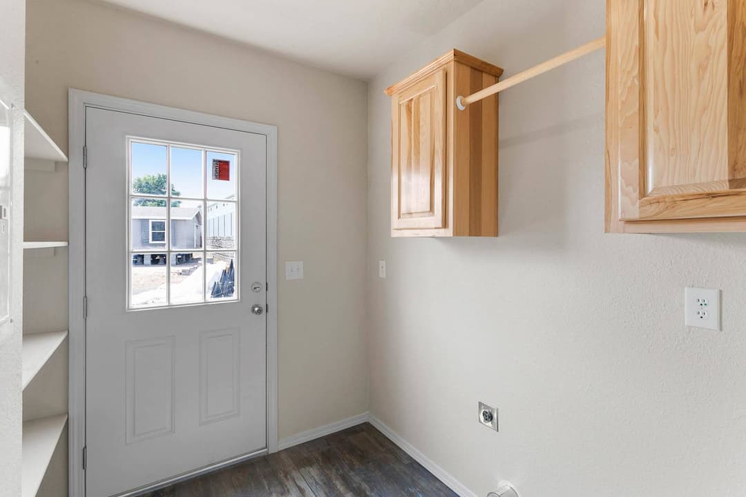 Hidden creek hc6523p interior home features