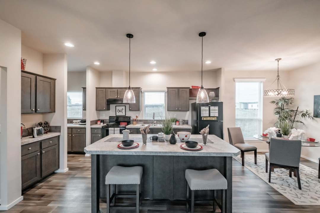 Canyon kitchen home features