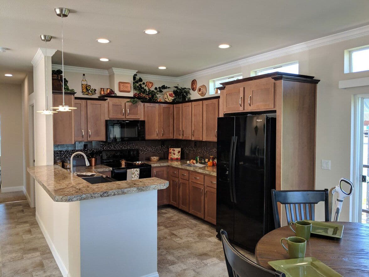 Lakeport 28523l  home features