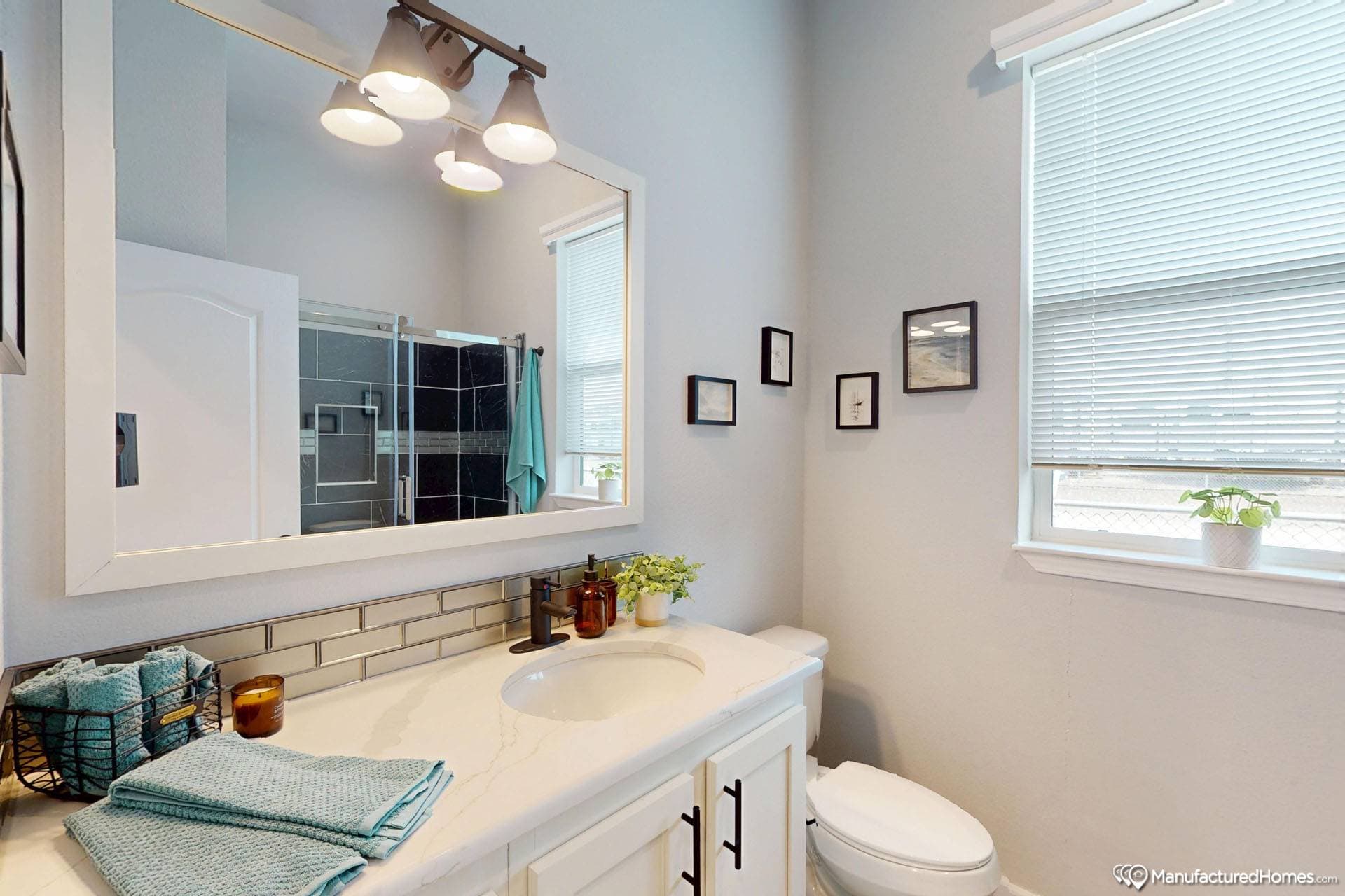 Avanti w/ in-law suite bathroom home features