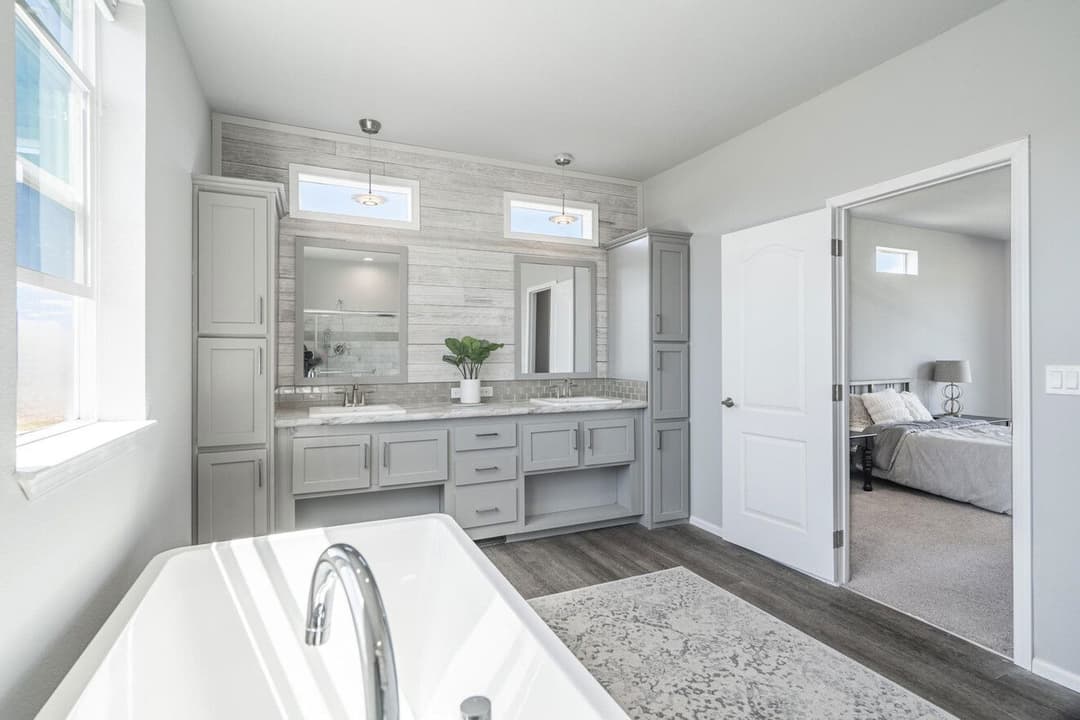 Emerald estate bathroom home features