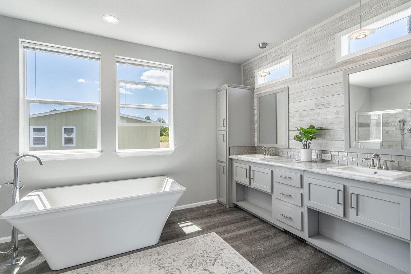 Emerald estate bathroom home features