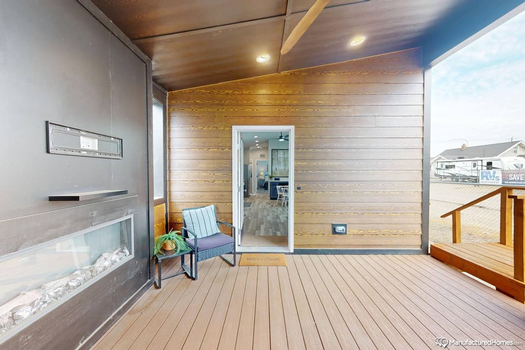 Avanti w/ in-law suite exterior home features