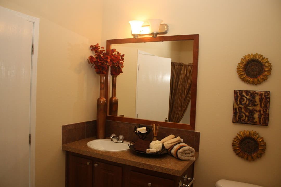Cushman cabin bathroom home features