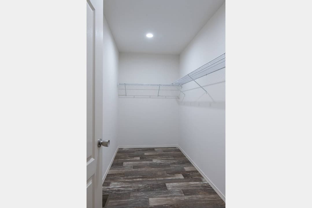 Hidden valley hv4764m interior home features