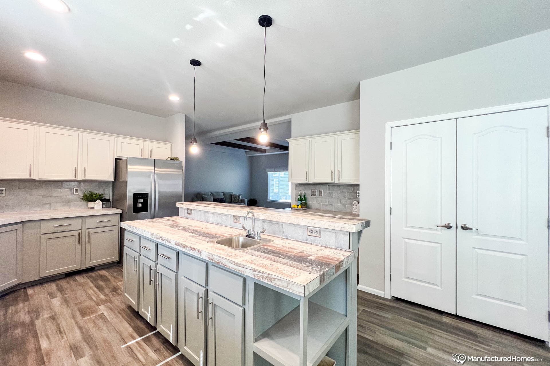 Mt. spokane 30764a  home features