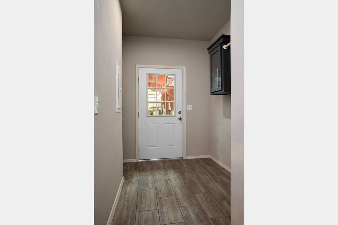 Hidden creek hc6563p interior home features