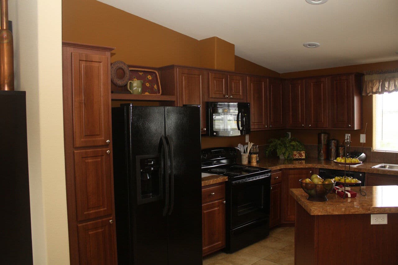 Cushman cabin kitchen home features