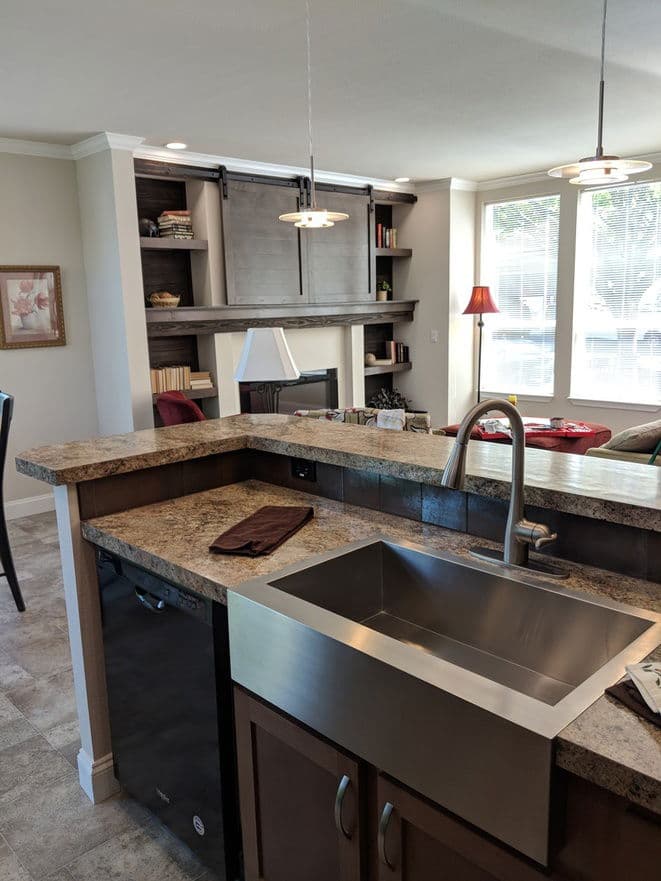 Lakeport 28523l  home features