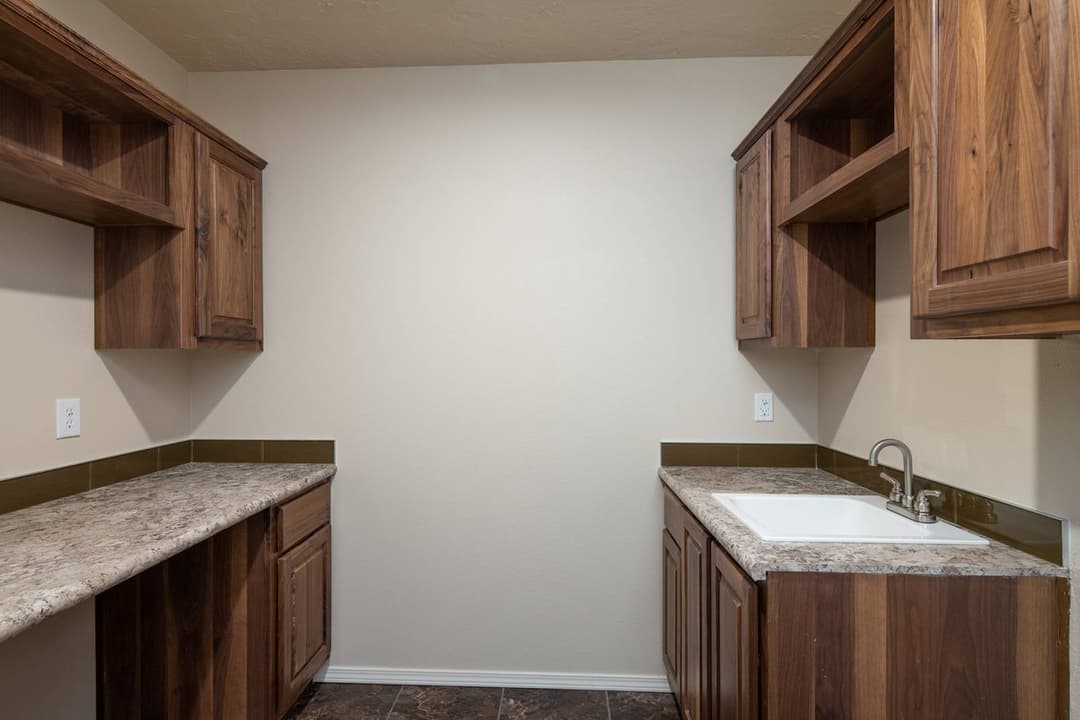 Catena ct4644b interior home features