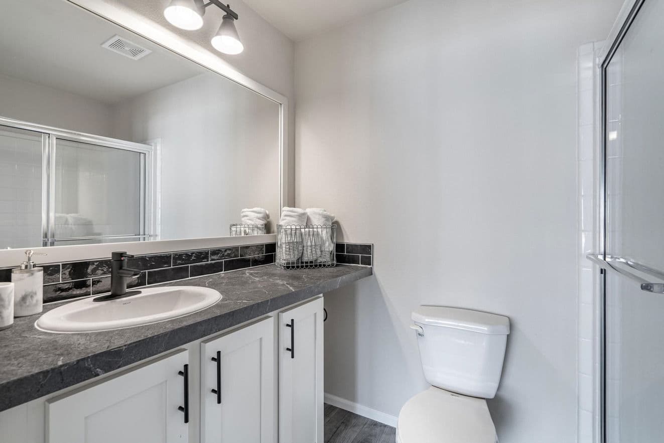 River's edge 28362b  home features