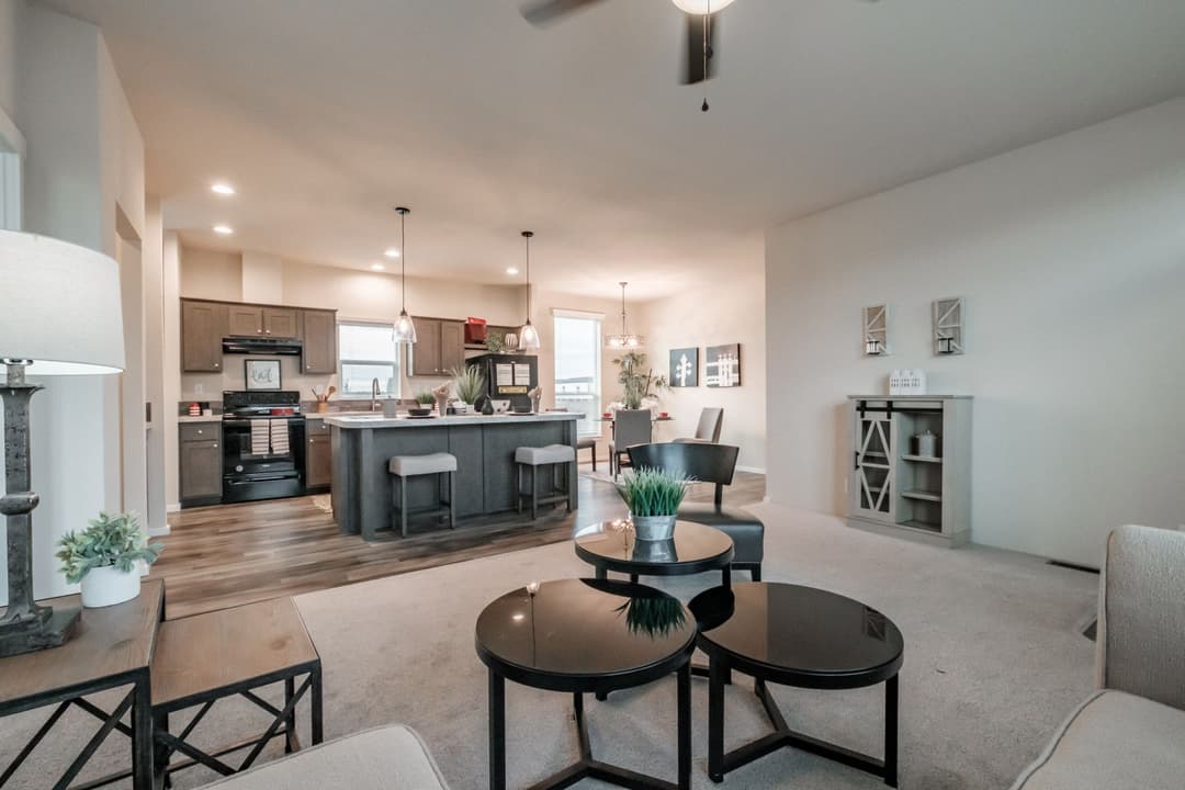 Canyon interior home features