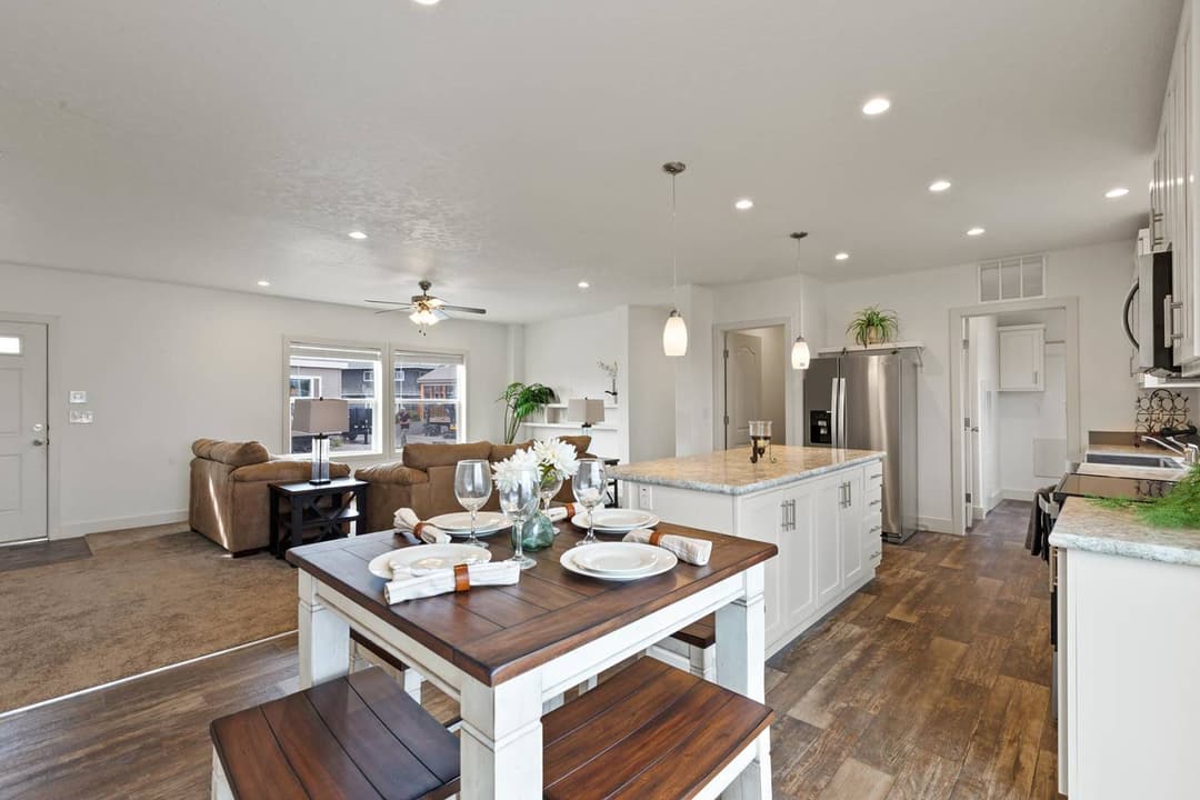 Dreamworks dw4724b interior home features