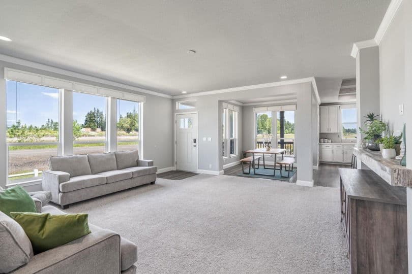 Emerald estate interior home features