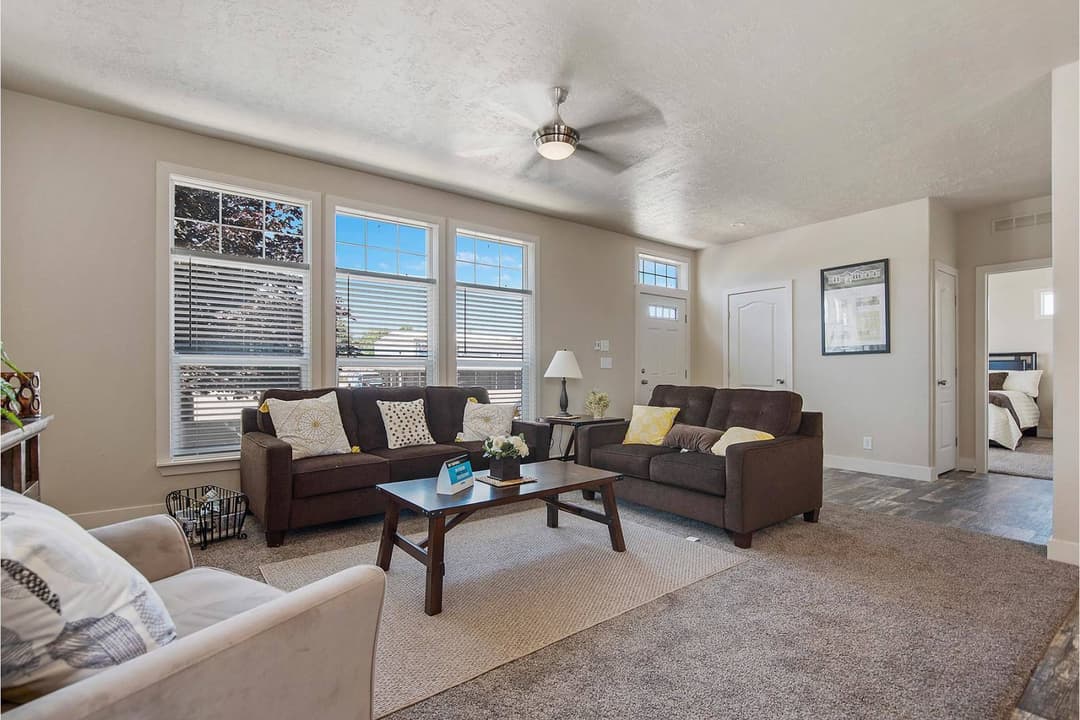 Hidden valley hv4663m interior home features