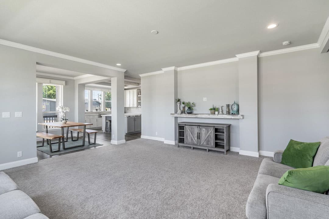 Emerald estate interior home features