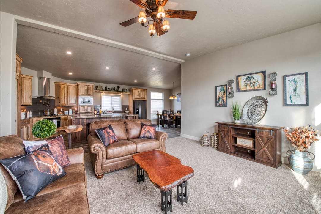 Hidden valley hv6623m interior home features