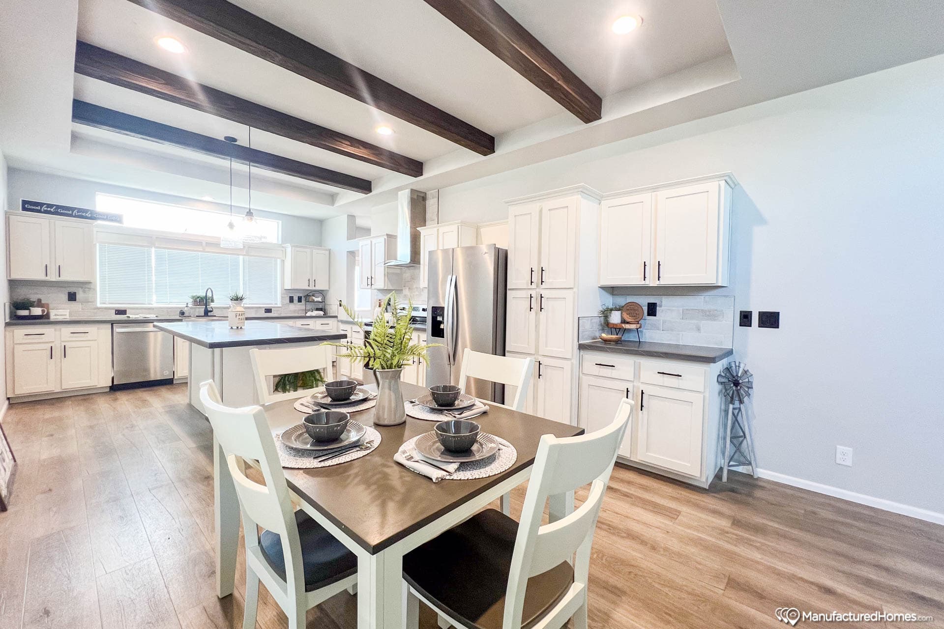 Buckhorn 28663s  home features