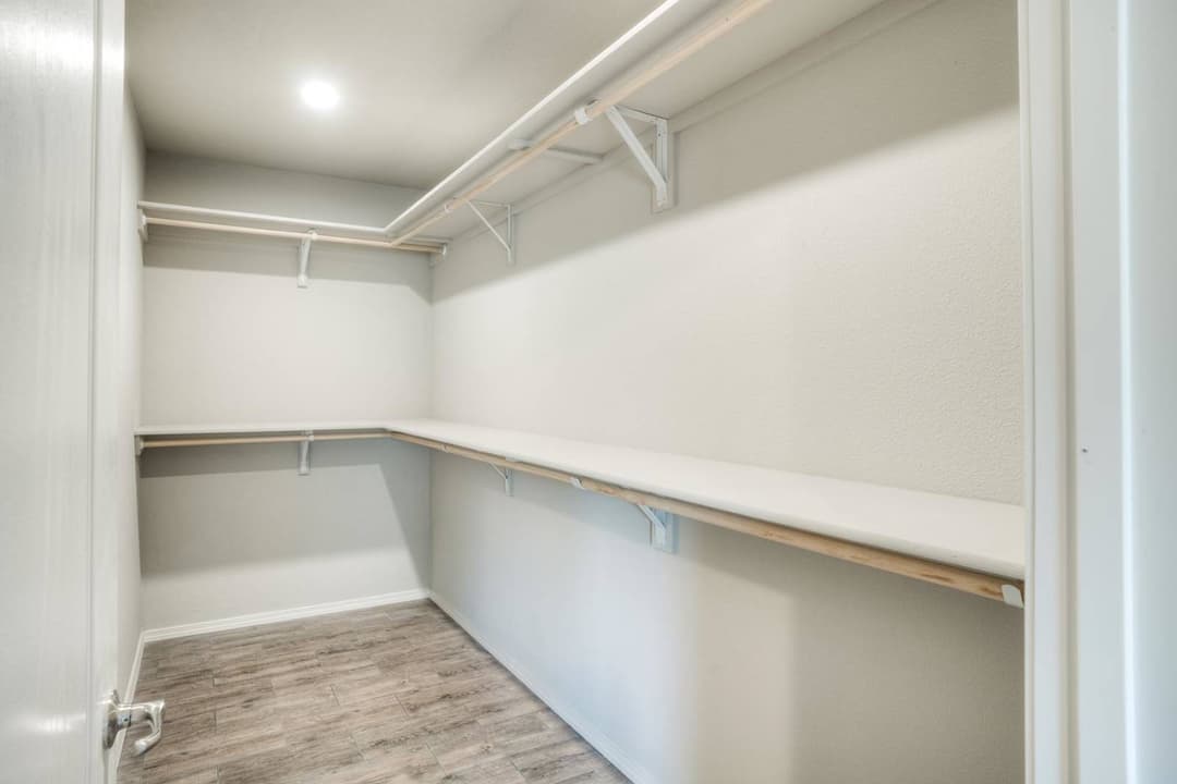 Hidden valley hv4623m interior home features