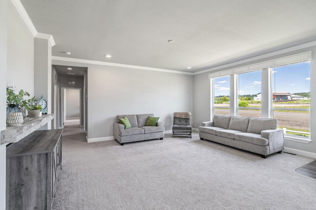 Emerald estate interior home features