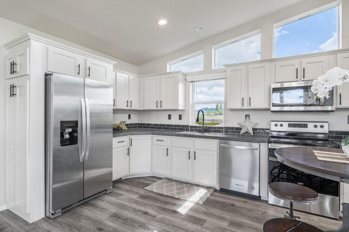 River's edge 28362b  home features