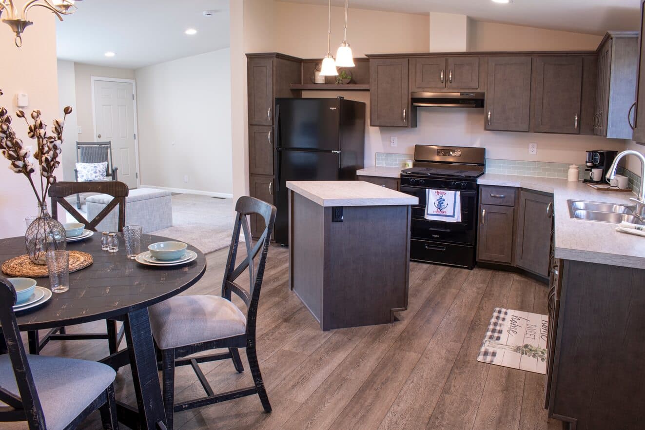 The bay view i 28443a  home features