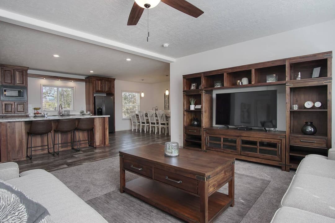 Hidden valley hv6663m interior home features