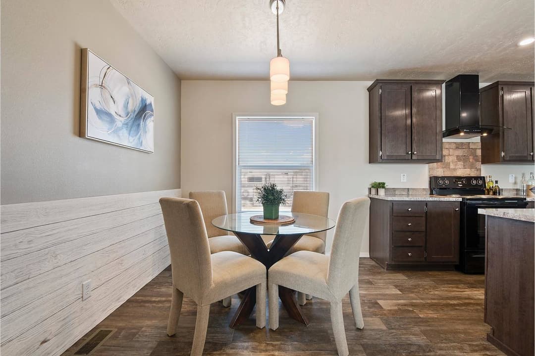 Dreamworks dw4483b interior home features