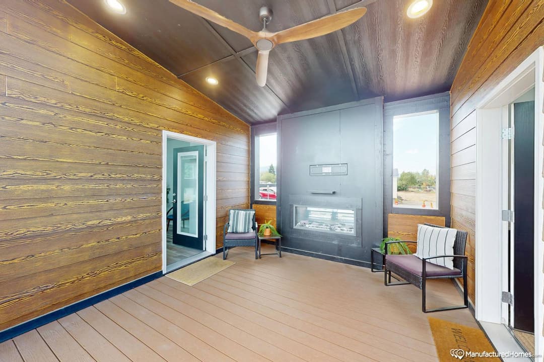 Avanti w/ in-law suite exterior home features