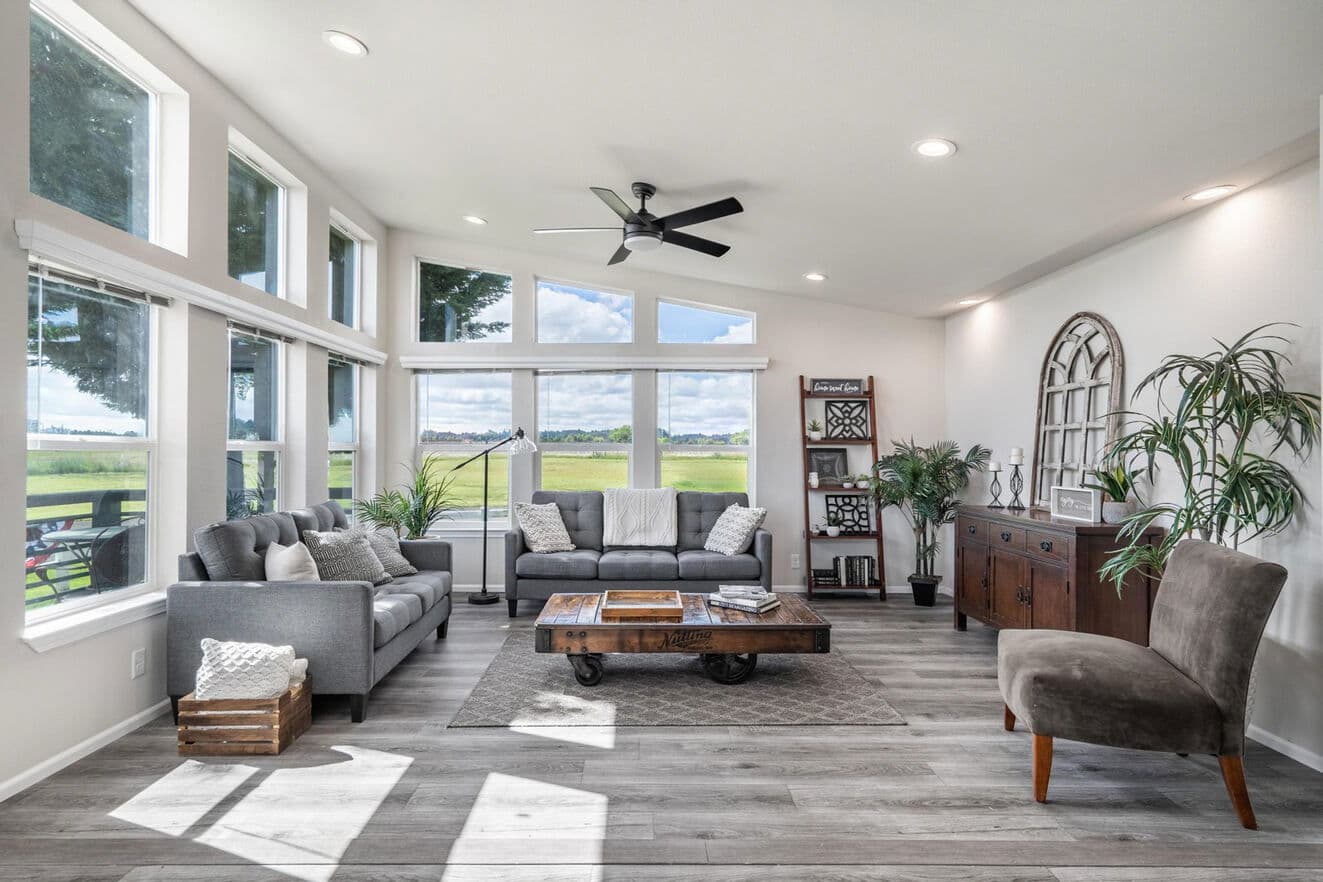 River's edge 28362b  home features