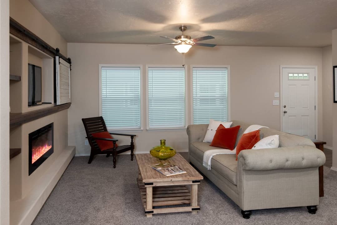 Catena ct4644b interior home features