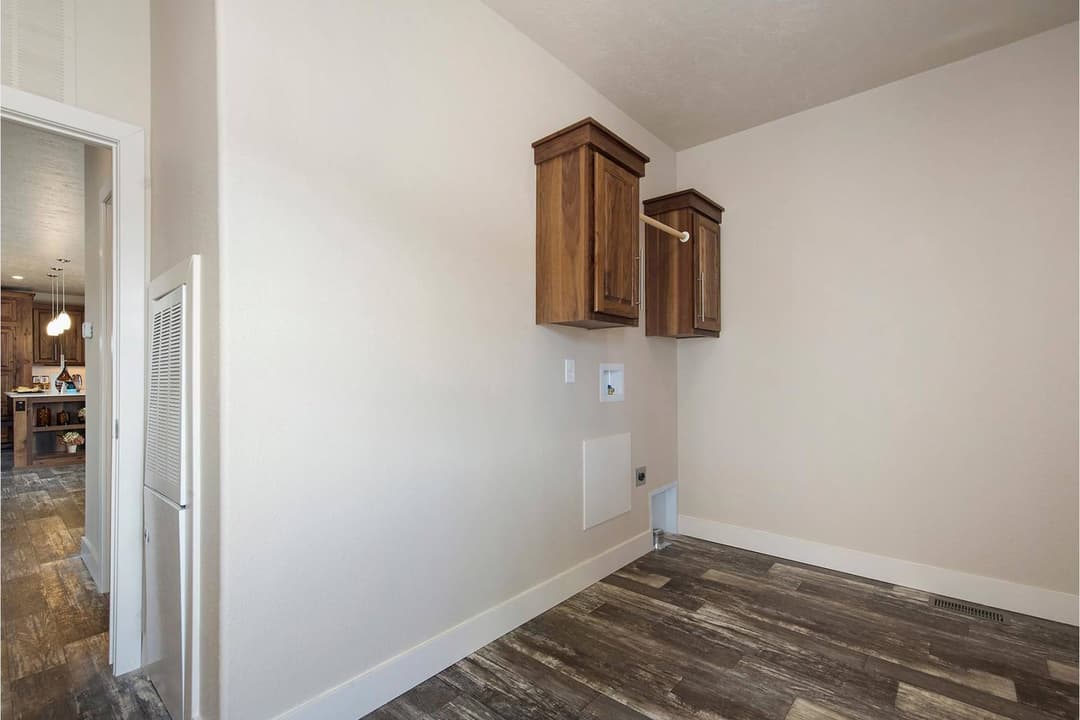 Hidden valley hv4663m interior home features